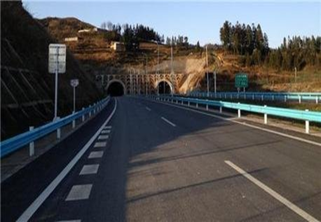 高速護欄板